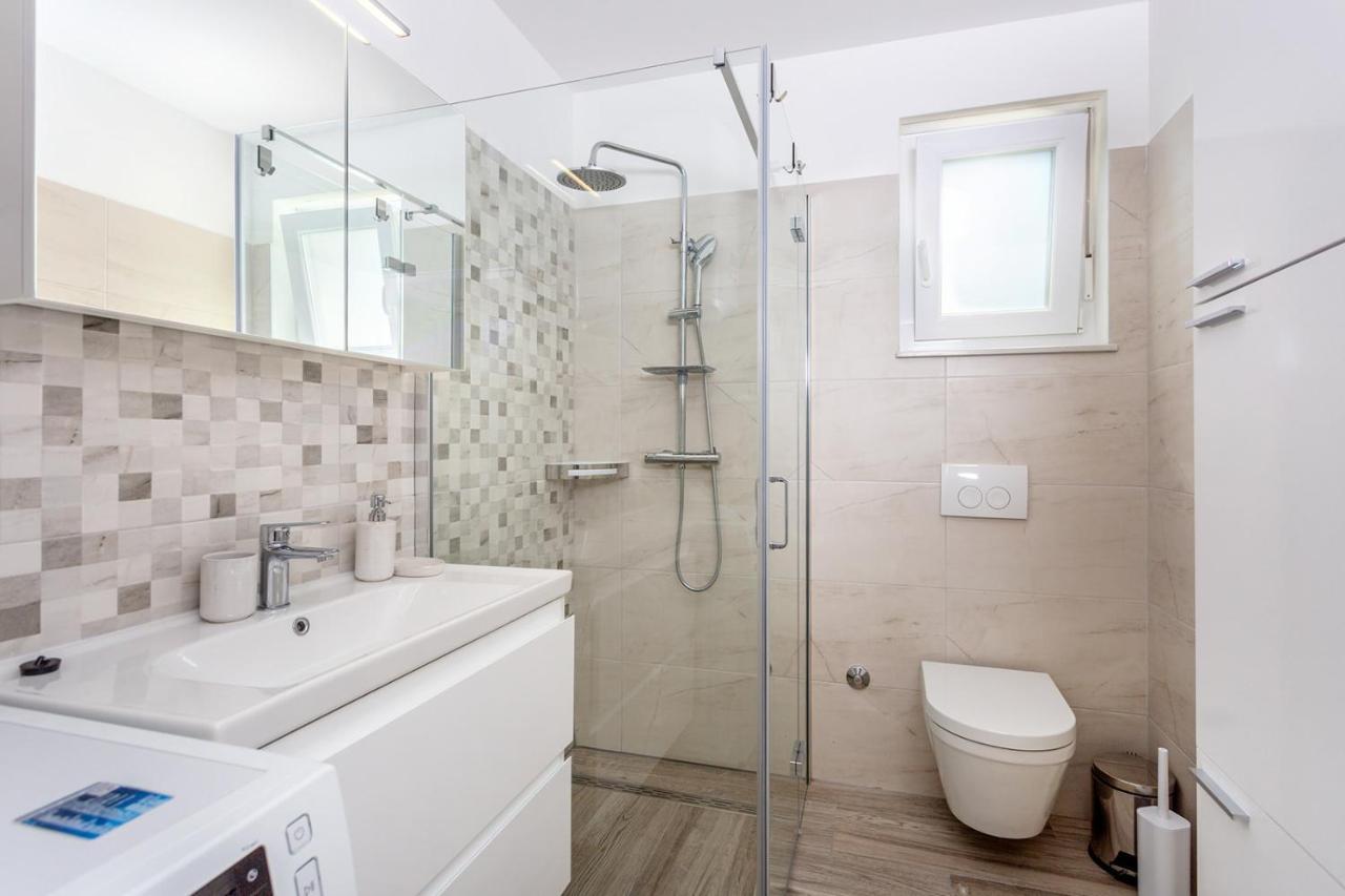 Kvarner Bay - Apartments 2 & 4 Rijeka Ngoại thất bức ảnh