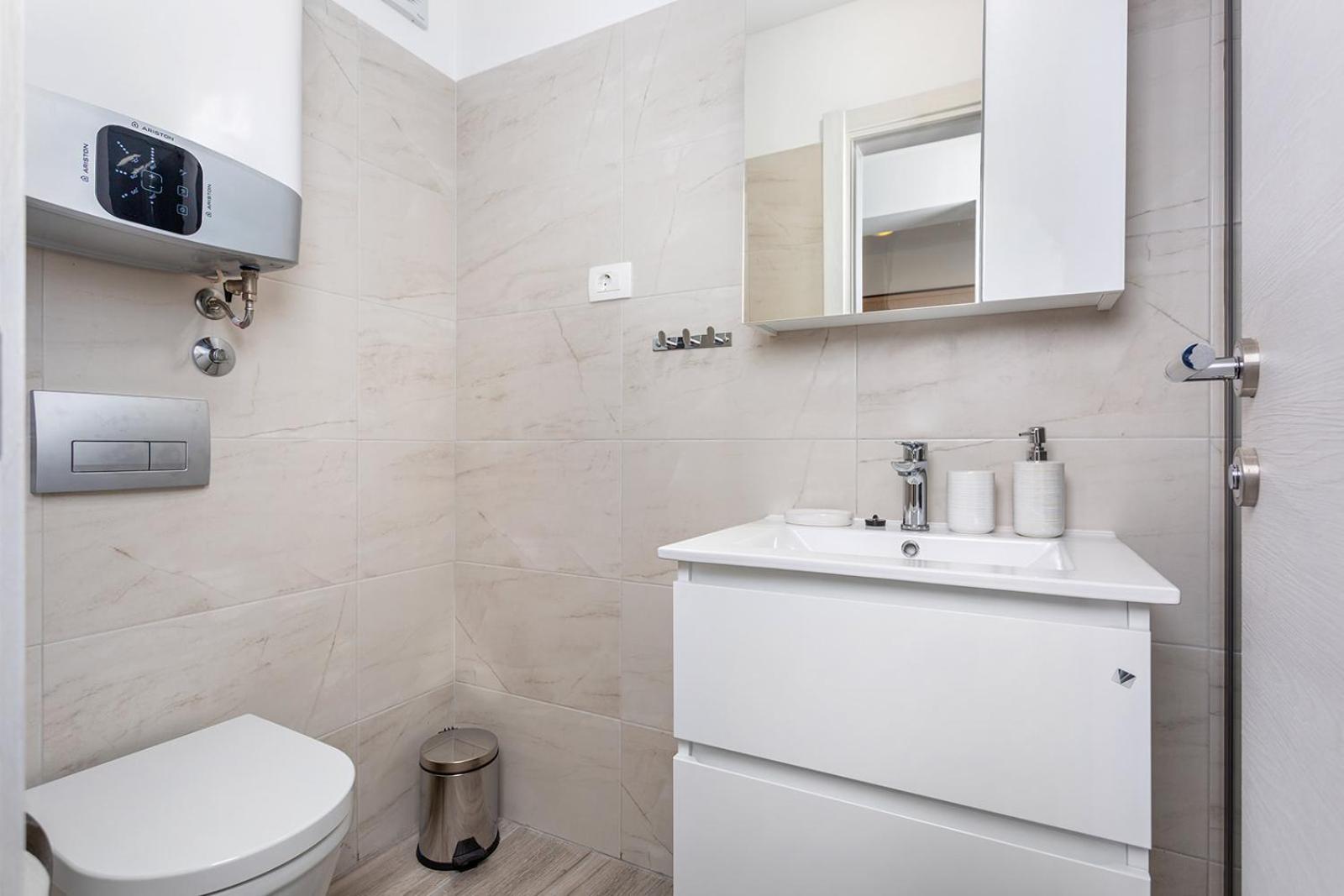 Kvarner Bay - Apartments 2 & 4 Rijeka Ngoại thất bức ảnh
